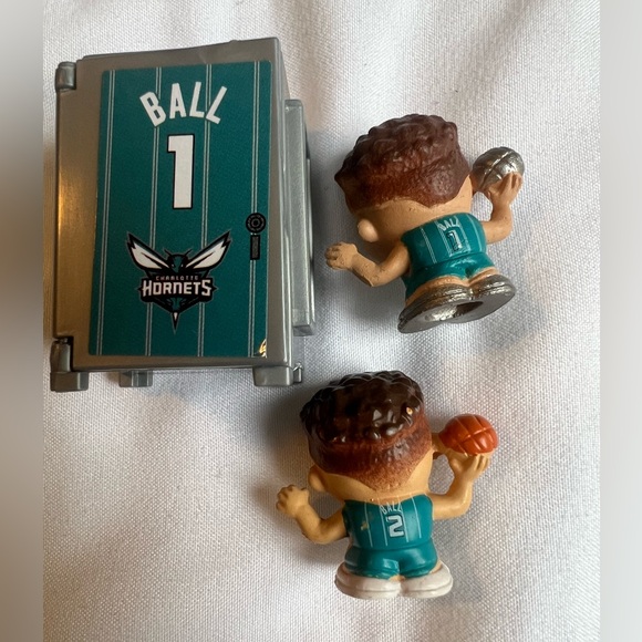 NBA Charlotte Hornets Teenymate Locket & Teenymate Ball - Picture 2 of 4